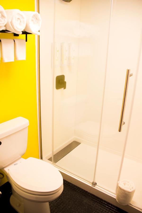 Cartoon Network Hotel Smoketown  エクステリア 写真
